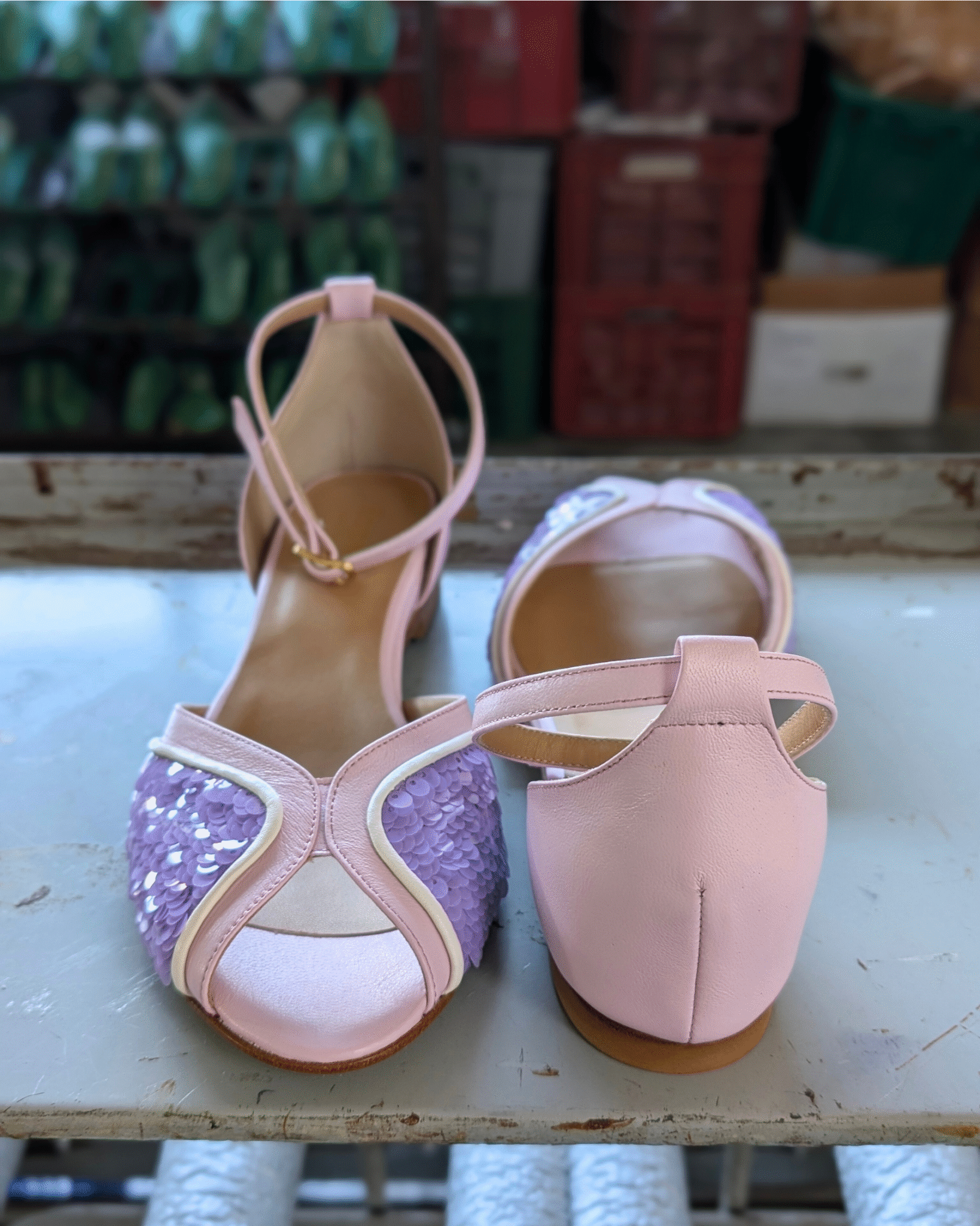 PAXOS ballerina sandalo in tessuto di paillettes glicine