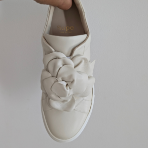 Clio sneakers maxi fiore in nappa panna