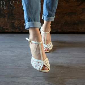 Anafi tanghera da sposa in pizzo panna