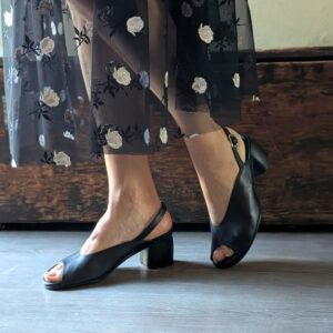 Décolleté Tanny slingback peep toe con tacco 50 in nappa nero