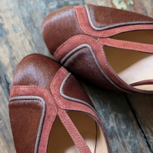Bianca Cavallino Cuoio – Décolleté T-bar con tacco 7 cm