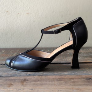 Bianca Nero – Décolleté T-bar con tacco cubano 7 cm