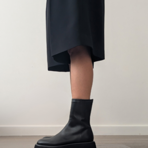 Easy Zip Alto — Stivaletto in nappa nera con zeppa
